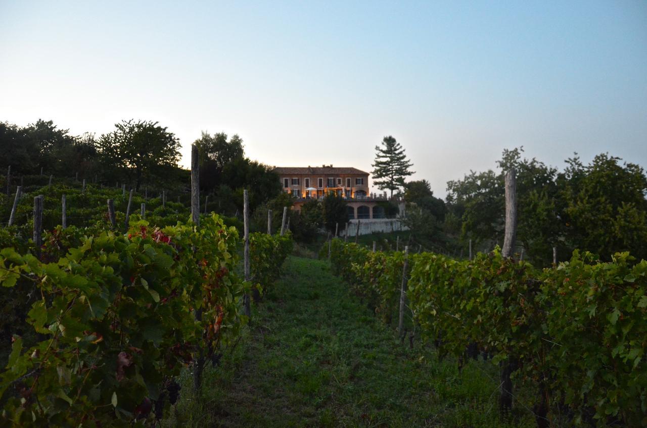 コスティリオーレ・ダスティ Cascina San Michele Bed & Breakfast エクステリア 写真